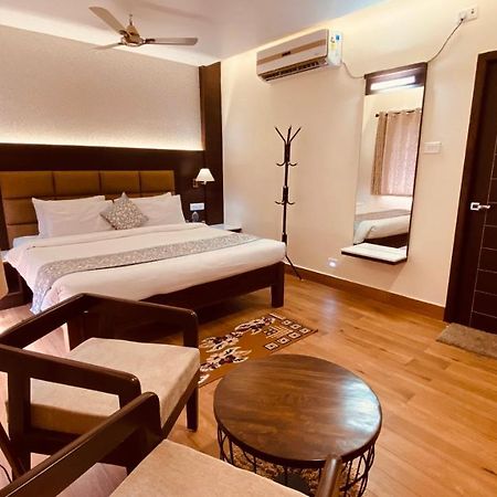 Le Shiv Executive Suite 泰尼 外观 照片