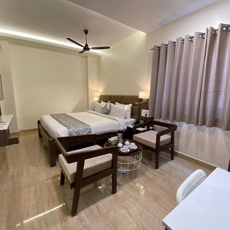 Le Shiv Executive Suite 泰尼 外观 照片