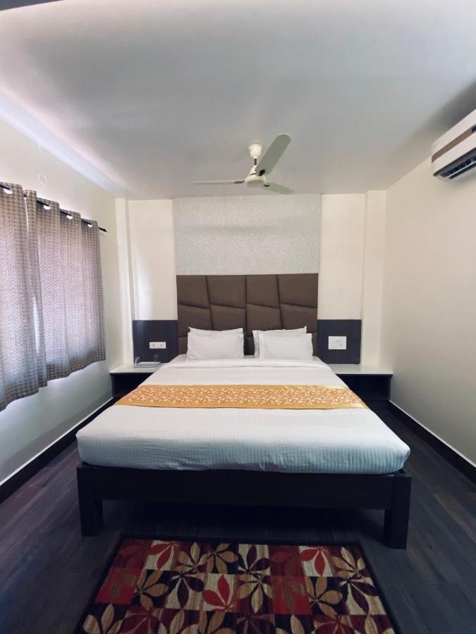 Le Shiv Executive Suite 泰尼 外观 照片
