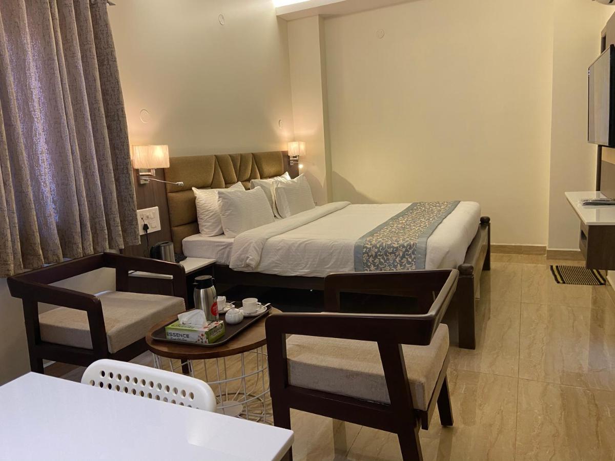 Le Shiv Executive Suite 泰尼 外观 照片