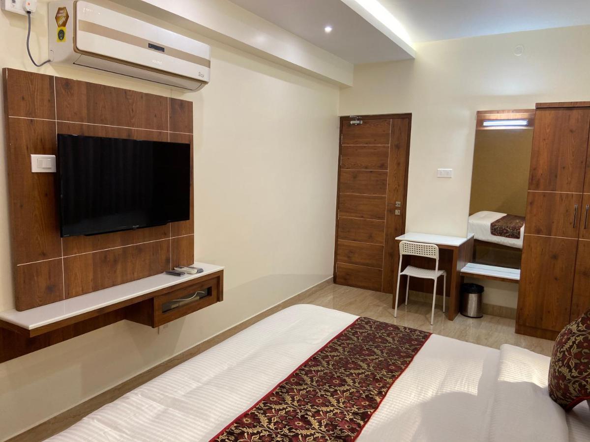 Le Shiv Executive Suite 泰尼 外观 照片