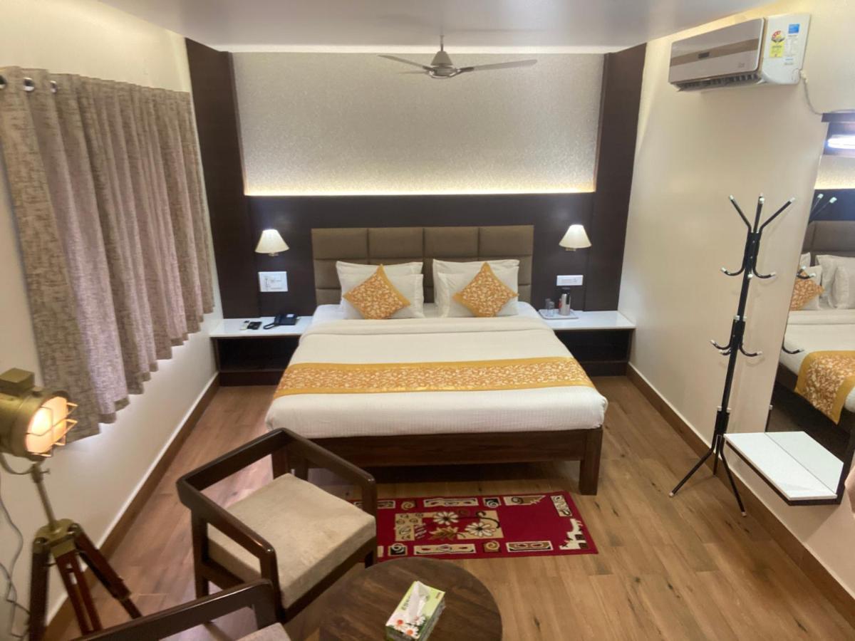 Le Shiv Executive Suite 泰尼 外观 照片
