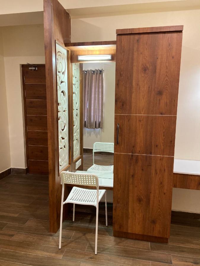 Le Shiv Executive Suite 泰尼 外观 照片