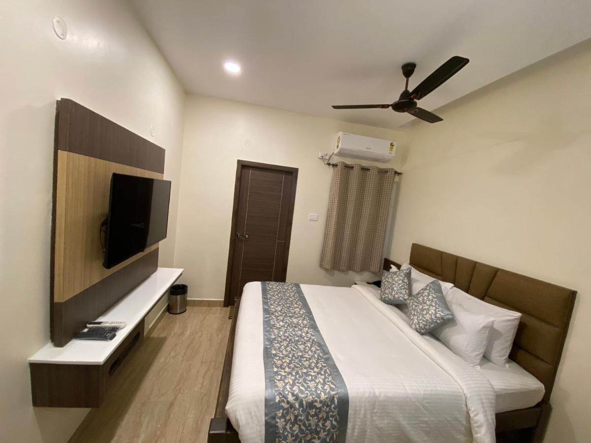 Le Shiv Executive Suite 泰尼 外观 照片