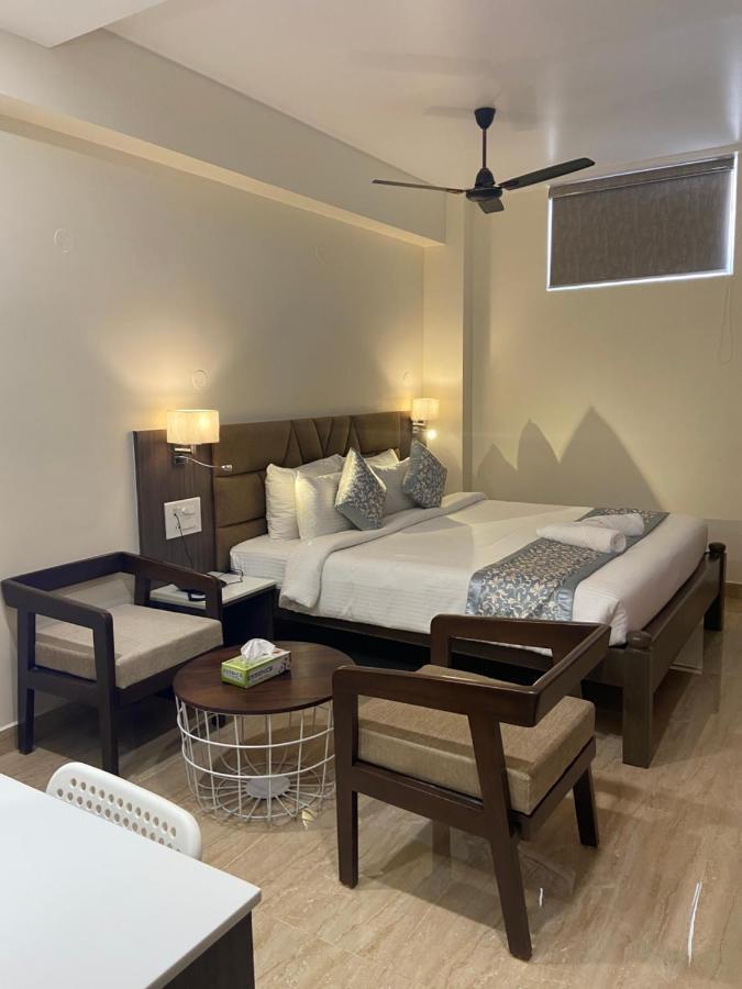 Le Shiv Executive Suite 泰尼 外观 照片