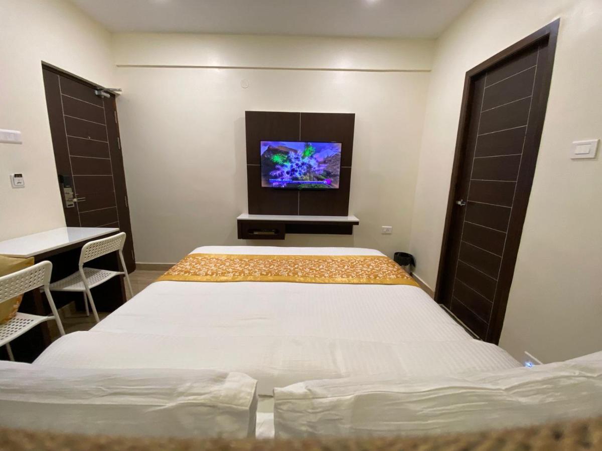 Le Shiv Executive Suite 泰尼 外观 照片
