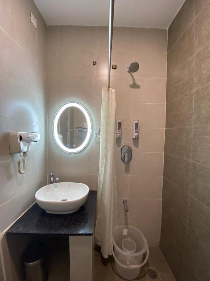 Le Shiv Executive Suite 泰尼 外观 照片