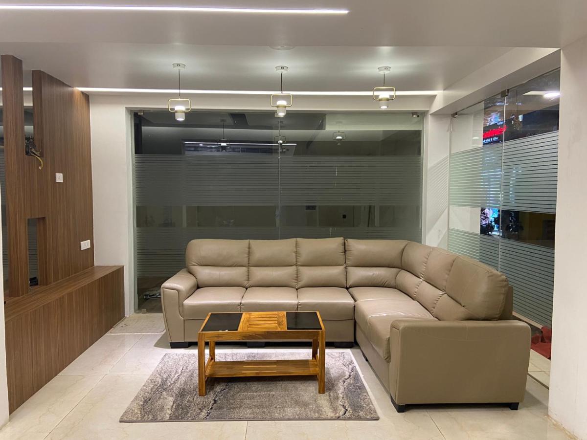 Le Shiv Executive Suite 泰尼 外观 照片