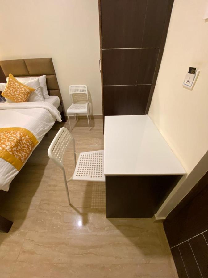 Le Shiv Executive Suite 泰尼 外观 照片