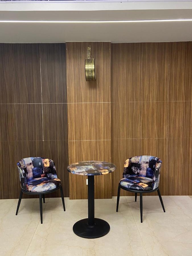 Le Shiv Executive Suite 泰尼 外观 照片