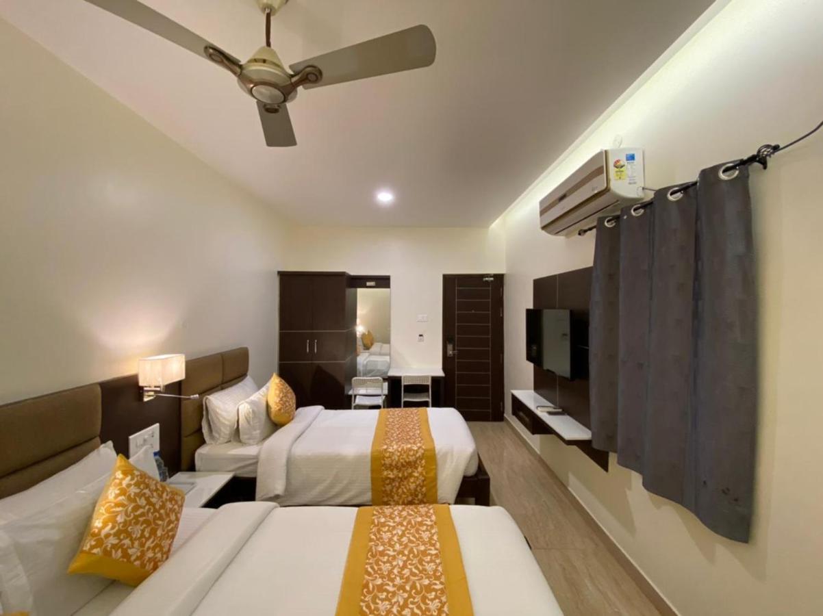 Le Shiv Executive Suite 泰尼 外观 照片