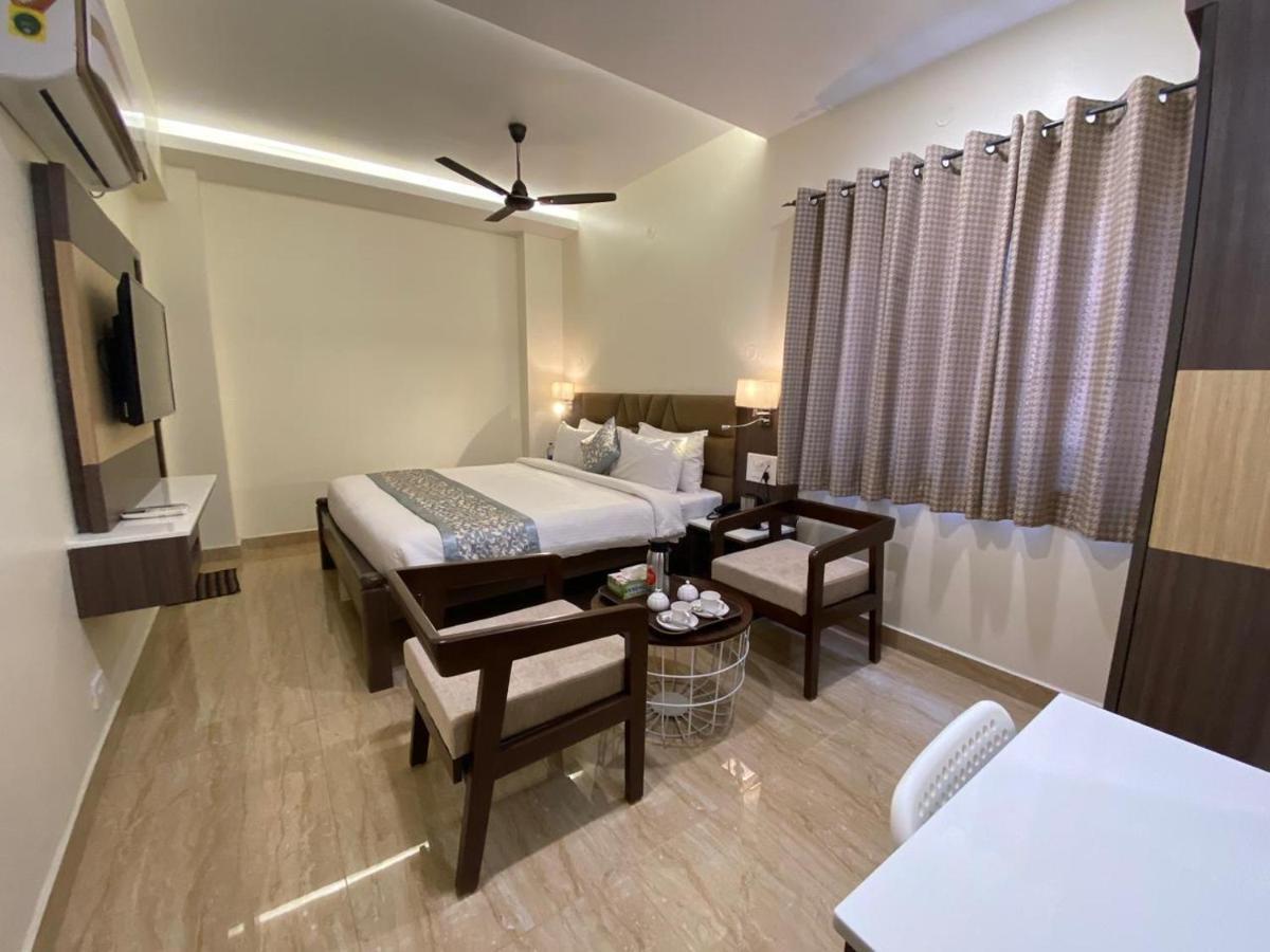 Le Shiv Executive Suite 泰尼 外观 照片