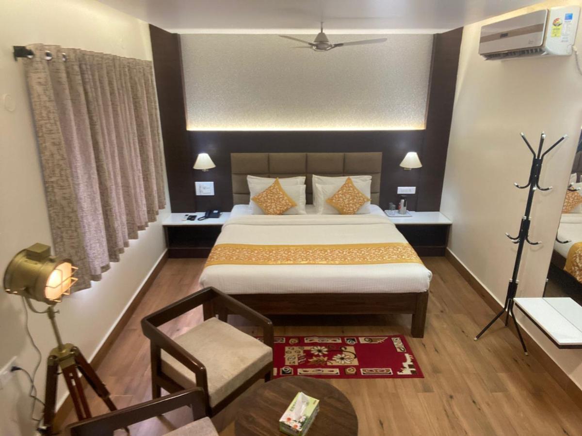 Le Shiv Executive Suite 泰尼 外观 照片