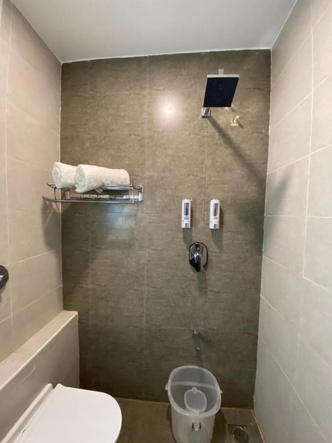 Le Shiv Executive Suite 泰尼 外观 照片
